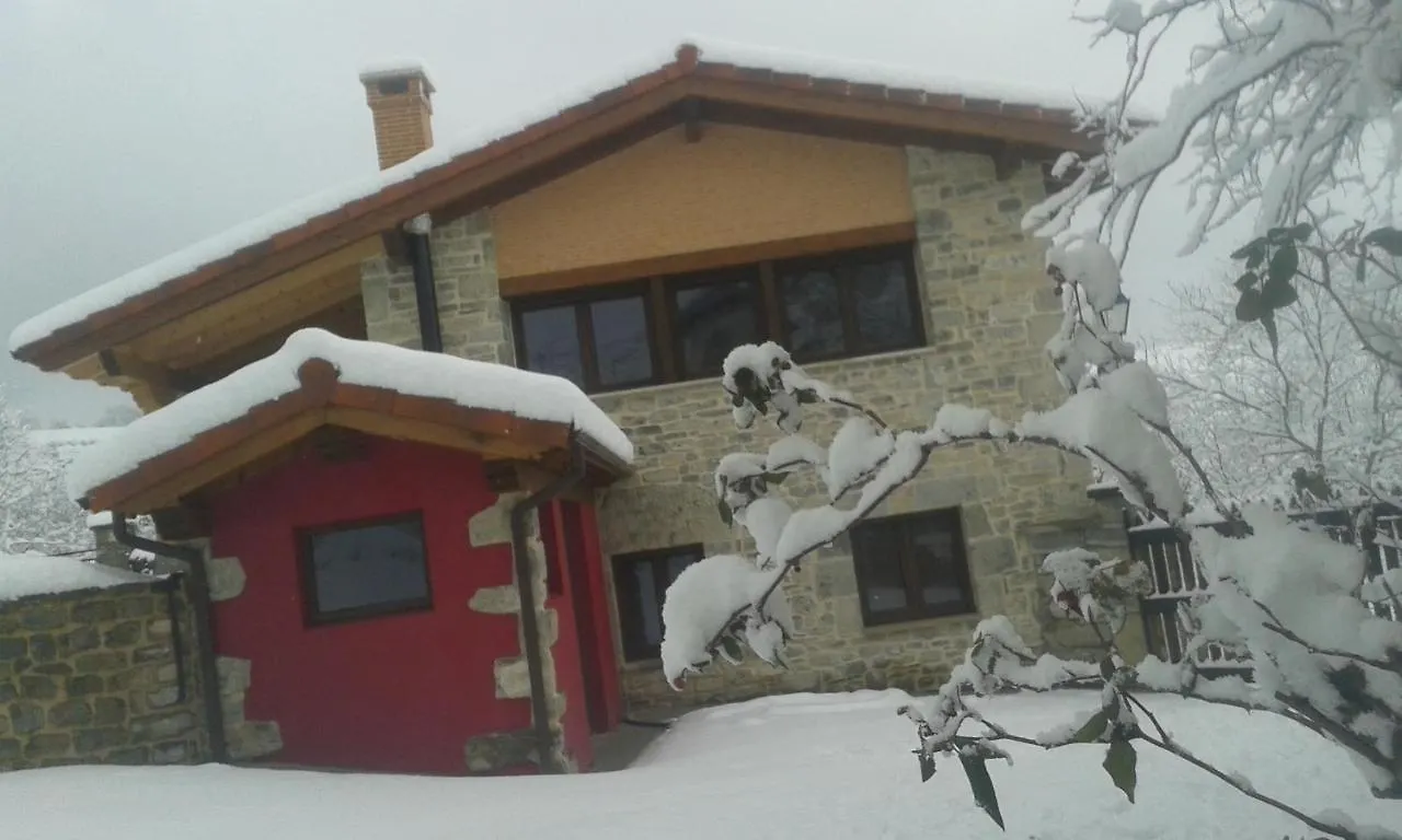 Farm stay Casa Rural El Ribero I Llanteno
